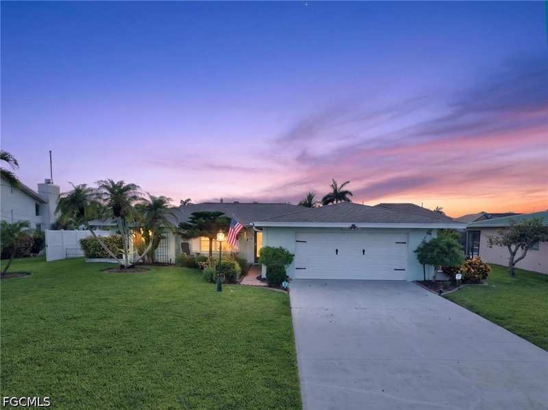 2 bedroom SingleFamilyResidence at 3336 SE 19th Ave, Cape Coral, Cape Coral — photo 1