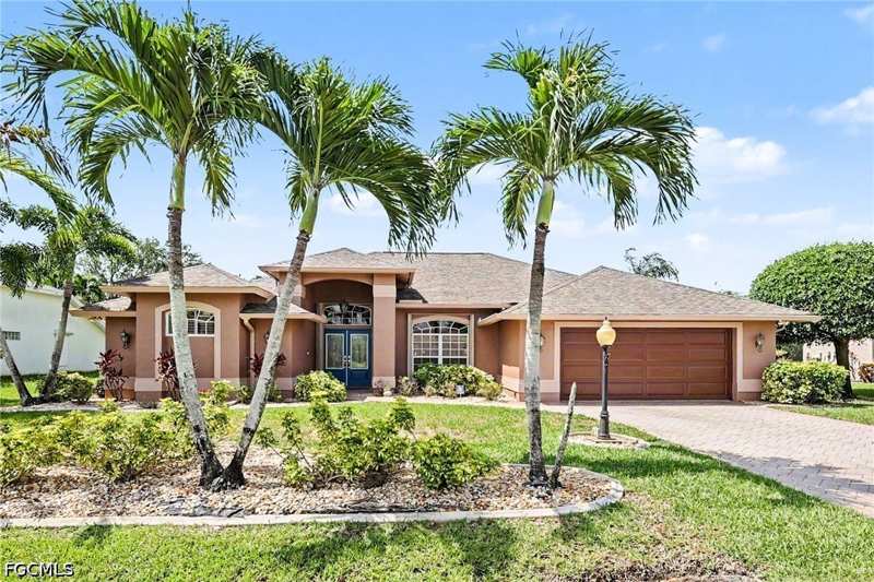3 bedroom SingleFamilyResidence at 7860 Twin Eagle Ln, Eagle Ridge, Fort Myers — photo 1