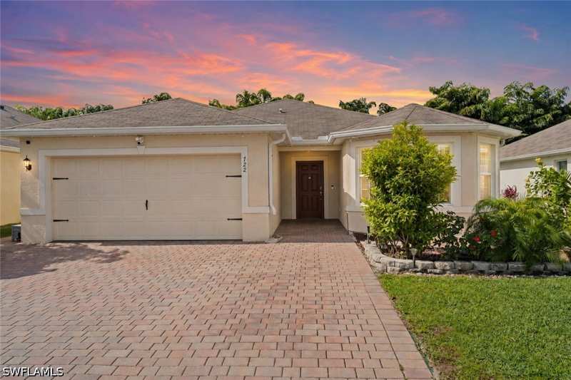3 bedroom SingleFamilyResidence at 722 Hadley Pl W, Hadley Place, Naples — photo 1