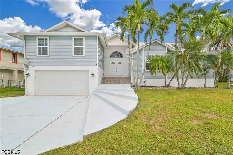 4 bedroom SingleFamilyResidence at 17611 Boat Club Dr, Fort Myers, Fort Myers — photo 1