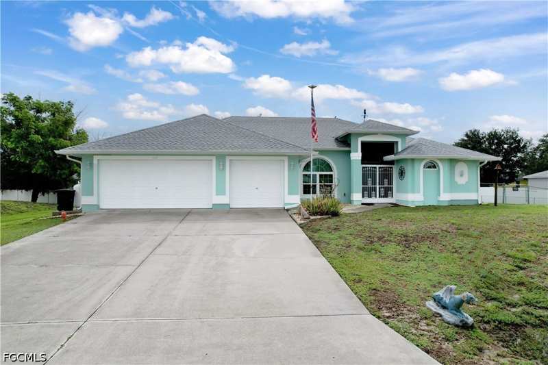 4 bedroom SingleFamilyResidence at 469 NE 1st Pl, Cape Coral, Cape Coral — photo 1