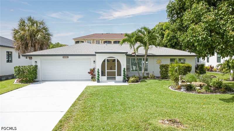 3 bedroom SingleFamilyResidence at 1914 Ottersrest Ln, Cape Coral, Cape Coral — photo 1