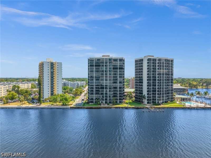 3 bedroom Condominium at 1900 Virginia Ave 902, Pointe Royale, Fort Myers — photo 1