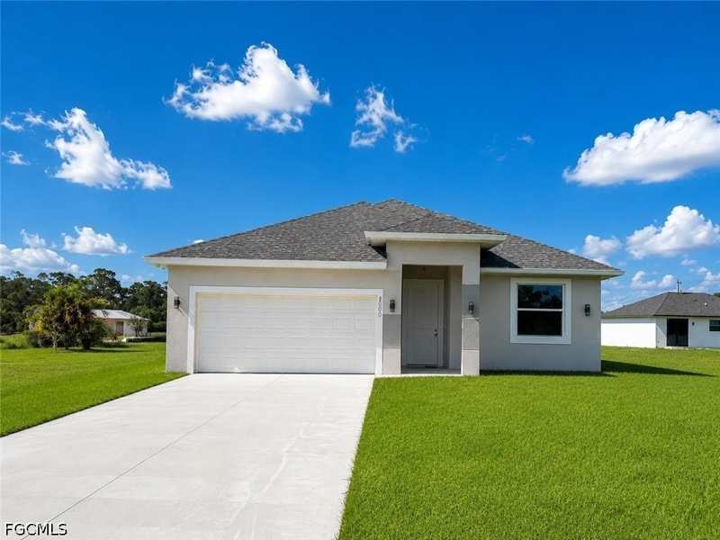 3 bedroom SingleFamilyResidence at 8006 Buttercup Cir, Labelle, Labelle — photo 1