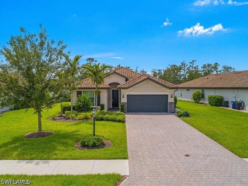 3 bedroom SingleFamilyResidence at 17581 Ashcomb Way, The Place At Corkscrew, Estero — photo 1