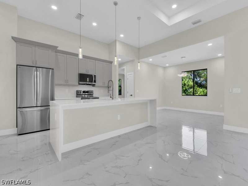 4 bedroom SingleFamilyResidence at 503 Lincoln Blvd, Lehigh Acres, Lehigh Acres — photo 1
