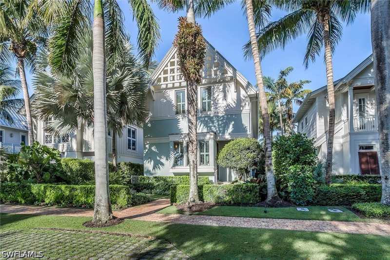 3 bedroom SingleFamilyResidence at 32 6th St S, Olde Naples, Naples — photo 1