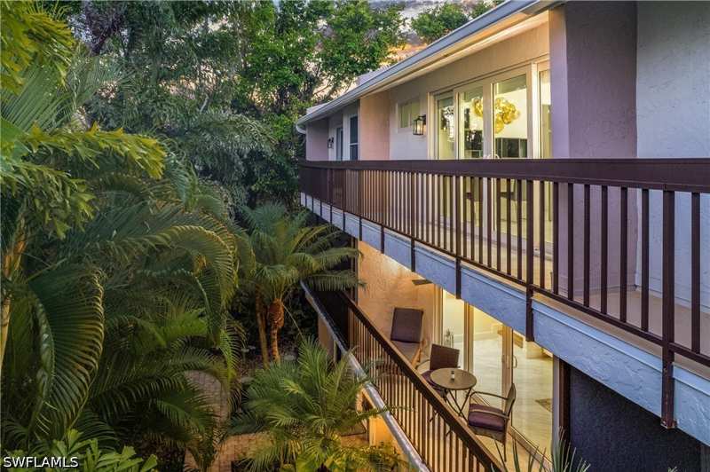2 bedroom Townhouse at 995 9th Ave S 4, Naples Marina Villas, Naples — photo 1