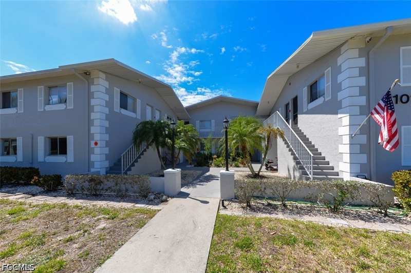 1 bedroom Condominium at 8101 Country Rd 201, Gladiolus Gardens Condo Assn, Fort Myers — photo 1