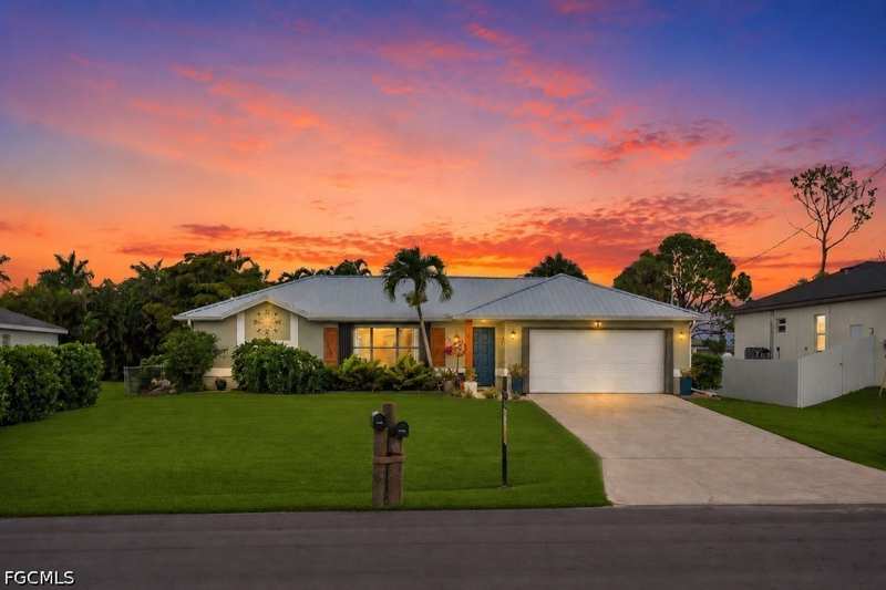 3 bedroom SingleFamilyResidence at 2017 NW 7th St, Cape Coral, Cape Coral — photo 1