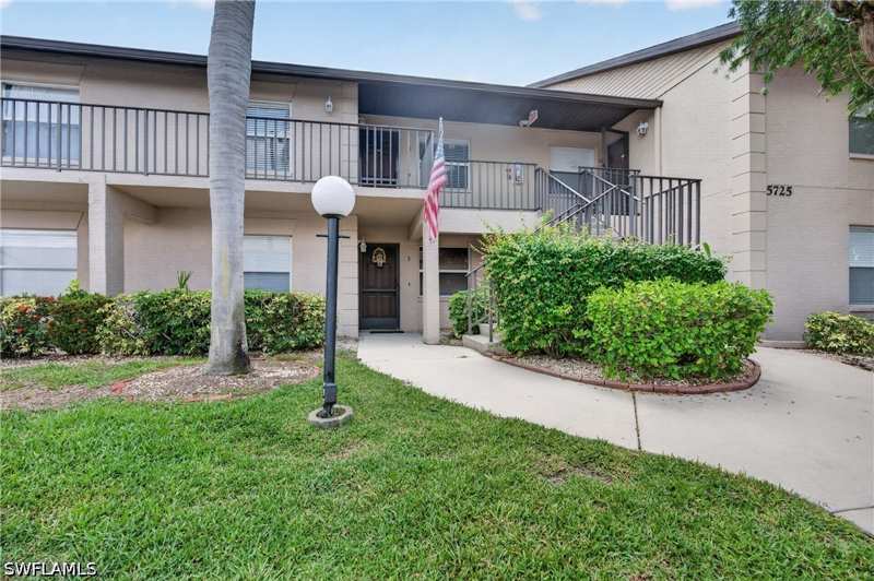 2 bedroom Condominium at 5725 Foxlake Dr 5, Foxmoor Village Condo, North Fort Myers — photo 1