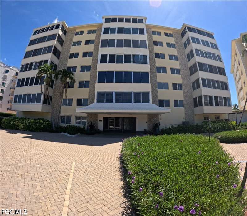 3 bedroom Condominium at 3420 Gulf Shore Blvd N 43, Harborside West, Naples — photo 1