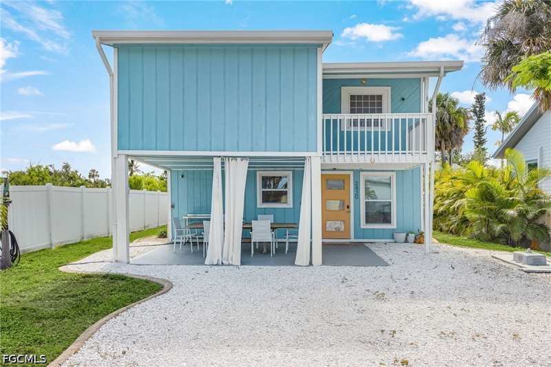 2 bedroom SingleFamilyResidence at 2430 Orange St, St James City, St James City — photo 1
