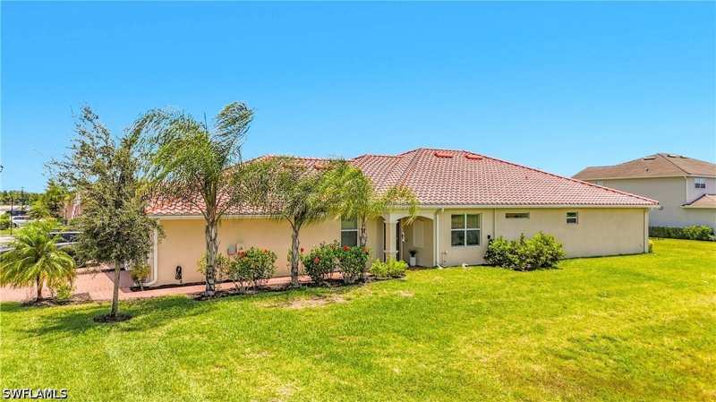 2 bedroom Attached at 2558 Vine Ave, Orange Blossom Ranch, Naples — photo 1