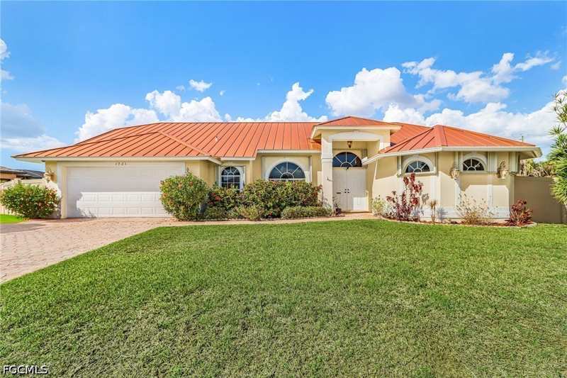 4 bedroom SingleFamilyResidence at 1721 SW 30th Ter, Cape Coral, Cape Coral — photo 1