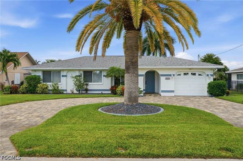 3 bedroom SingleFamilyResidence at 2045 SE 28th St, Cape Coral, Cape Coral — photo 1