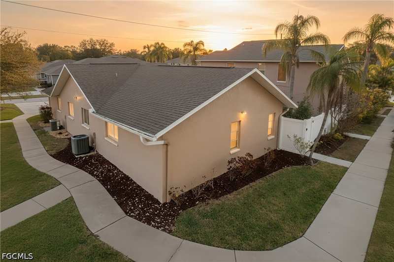 2 bedroom Attached at 1031 SE 8th Ter 2H, English Village Condo, Cape Coral — photo 1