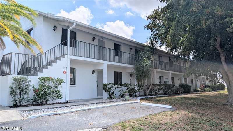 2 bedroom Condominium at 815 Victoria Dr 106, Victoria Arms Condo, Cape Coral — photo 1