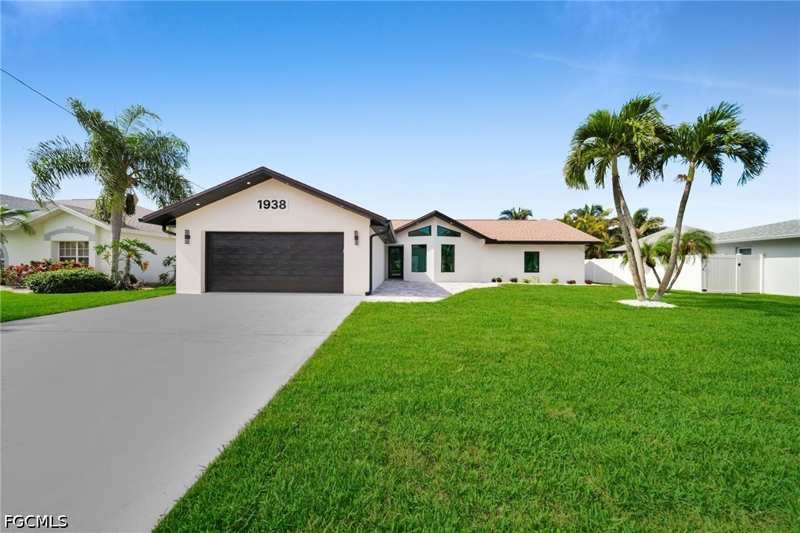 3 bedroom SingleFamilyResidence at 1938 Cornwallis Pkwy, Cornwallis, Cape Coral — photo 1