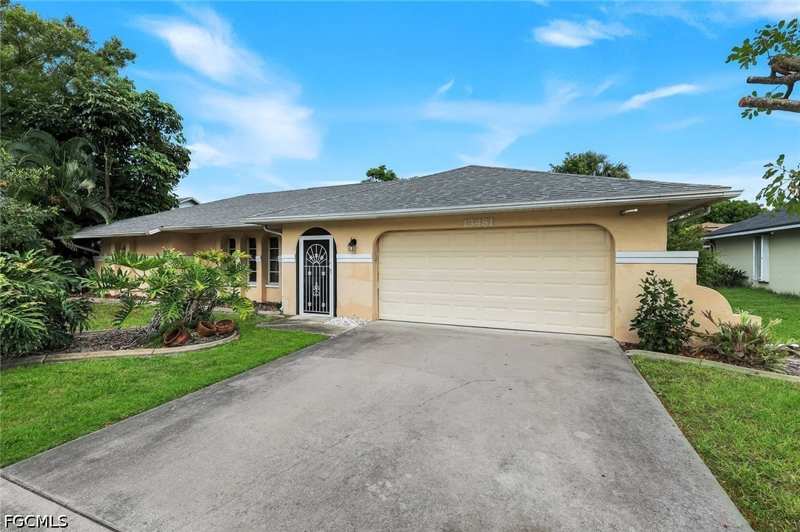 3 bedroom SingleFamilyResidence at 13481 Red Maple Cir, Willow Creek, North Fort Myers — photo 1