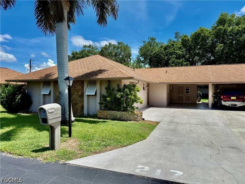 2 bedroom Attached at 217 Oaklawn Ct, Golfwood Condo, Lehigh Acres — photo 1