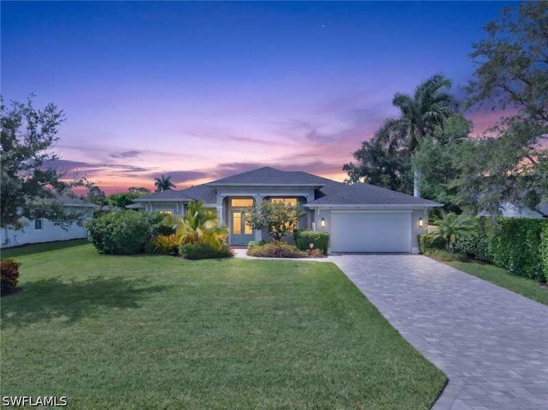 4 bedroom SingleFamilyResidence at 37 Johnnycake Dr, Chatham Woods, Naples — photo 1