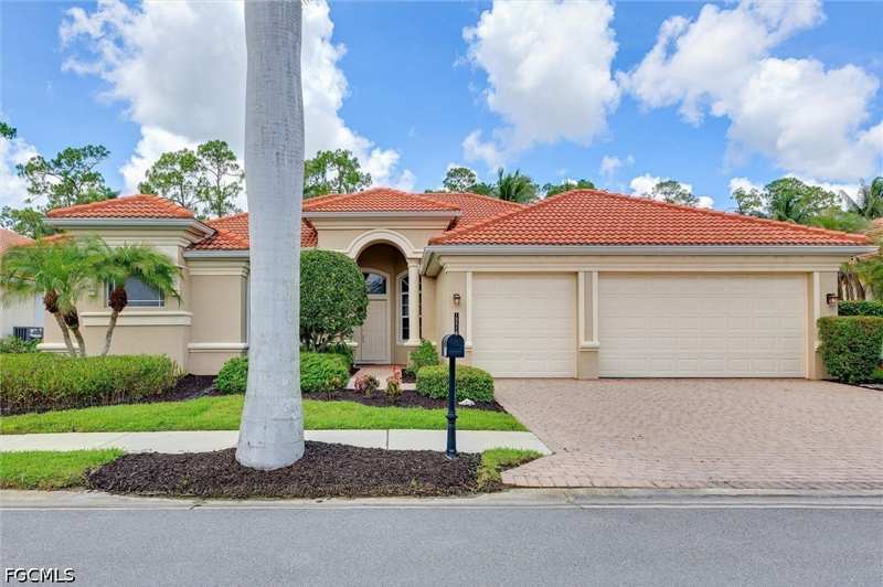 4 bedroom SingleFamilyResidence at 13716 Magnolia Lake Ct, Reflection Lakes, Fort Myers — photo 1