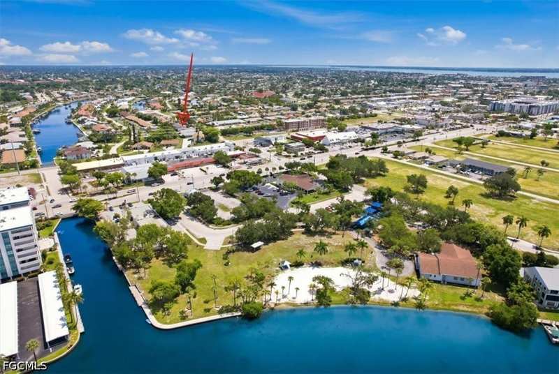 2 bedroom Condominium at 4704 SE 6th Ave C, Canary Palm Condo, Cape Coral — photo 1
