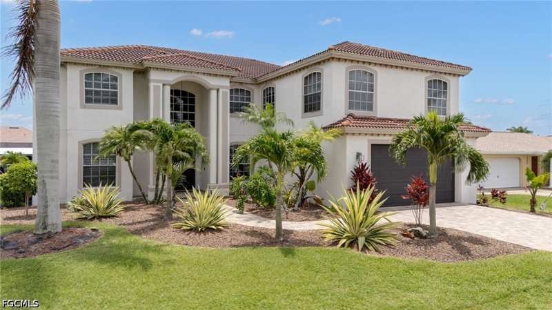 5 bedroom SingleFamilyResidence at 2021 SE 17th Pl, Cape Coral, Cape Coral — photo 1