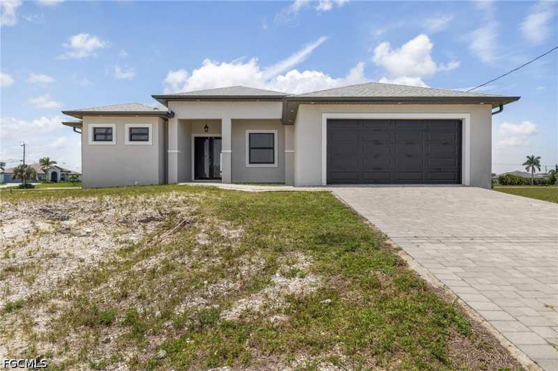 3 bedroom SingleFamilyResidence at 4304 Jacaranda Pkwy W, Cape Coral, Cape Coral — photo 1