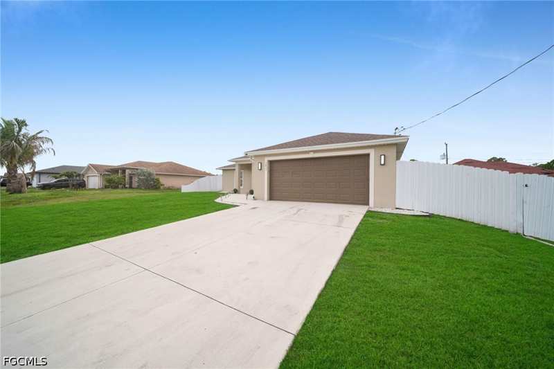 3 bedroom SingleFamilyResidence at 3831 21st St W, Lehigh Acres, Lehigh Acres — photo 1
