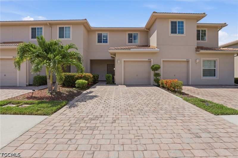 3 bedroom Townhouse at 3818 Clearbrook Ln, Townhomes Of San Simeon, Fort Myers — photo 1