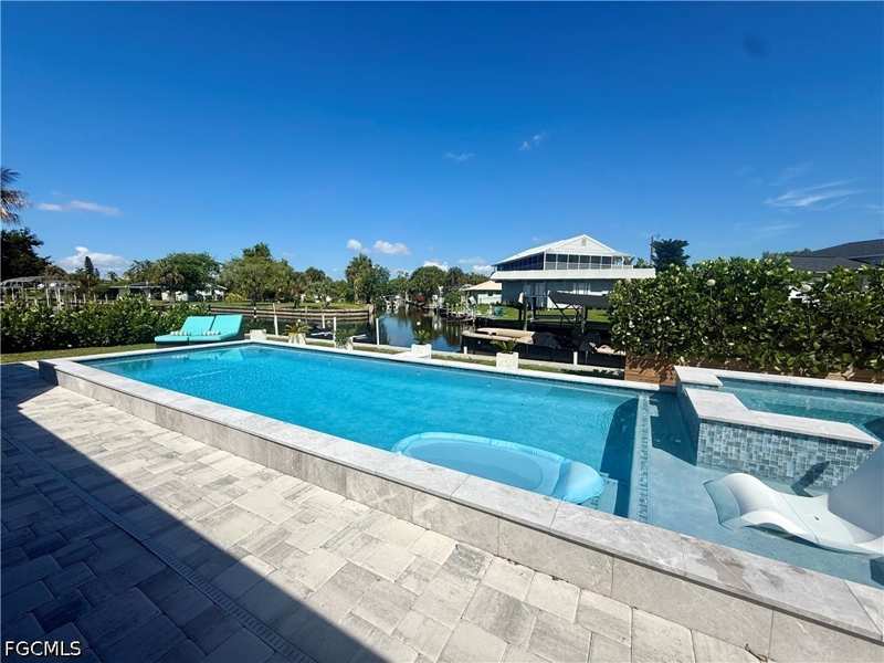 3 bedroom SingleFamilyResidence at 122 E North Shore Ave, North Fort Myers, North Fort Myers — photo 1