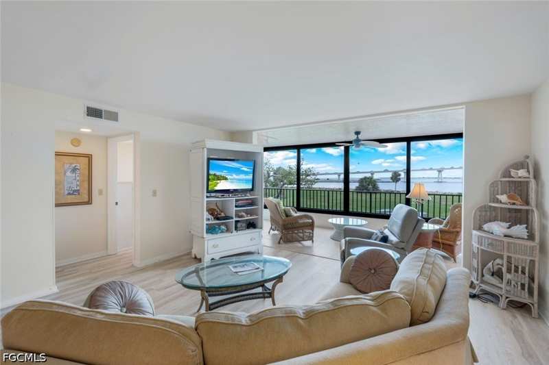 2 bedroom Condominium at 15010 Punta Rassa Rd 108, Punta Rassa, Fort Myers — photo 1