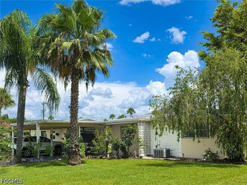 2 bedroom Detached at 2214 Gladiola Dr, Camille Gardens, Lehigh Acres — photo 1