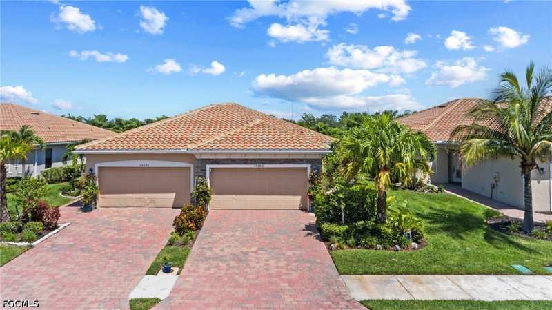 3 bedroom Duplex at 15280 Cortona Way, Venetian Pointe, Fort Myers — photo 1
