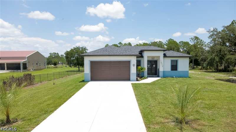 3 bedroom SingleFamilyResidence at 7834 14th Pl, Labelle, Labelle — photo 1