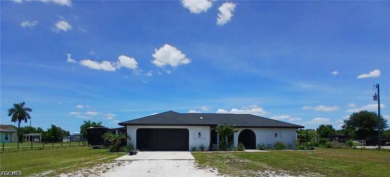 3 bedroom SingleFamilyResidence at 11300 Bridle Ln, Cape Coral, Cape Coral — photo 1