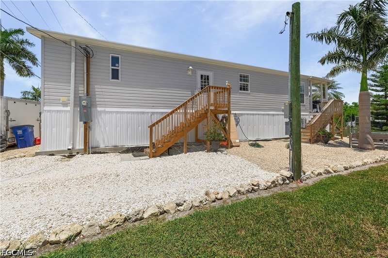 2 bedroom ManufacturedHome at 2452 York Rd, Gulfhaven, St James City — photo 1