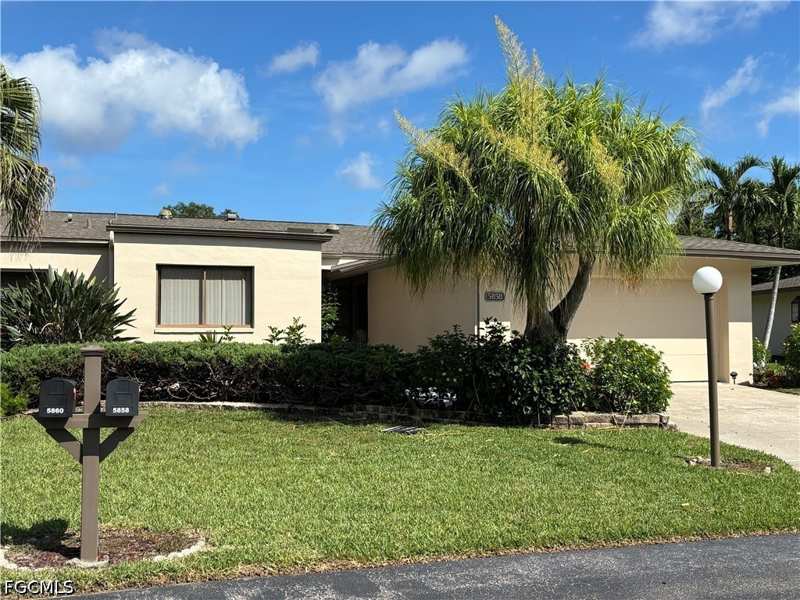 3 bedroom Attached at 5858 Wild Fig Ln, Wyldewood Lakes Condo, Fort Myers — photo 1
