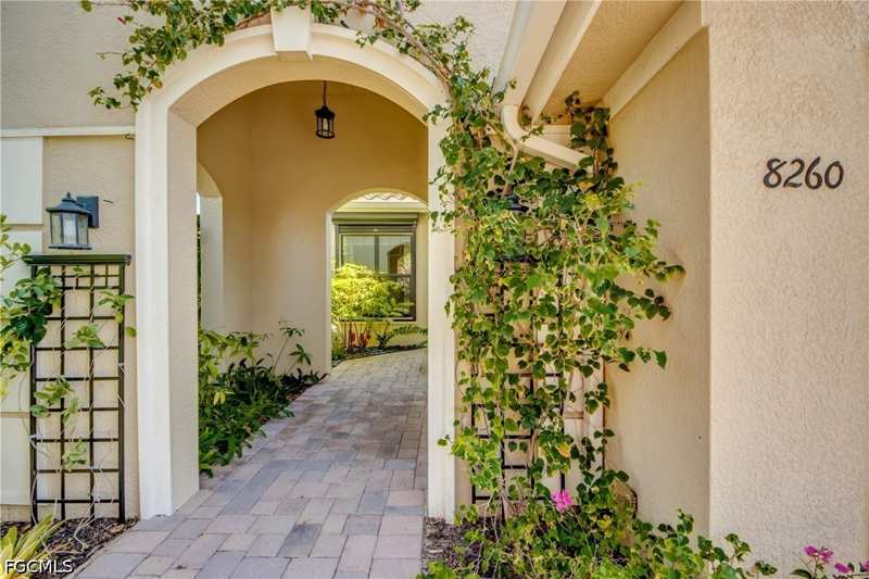 2 bedroom Attached at 8260 Venetian Pointe Dr, Venetian Pointe, Fort Myers — photo 1