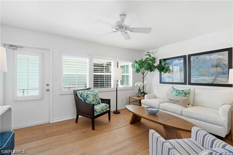 1 bedroom Condominium at 285 8th Ave S 285, Garden Court, Naples — photo 1