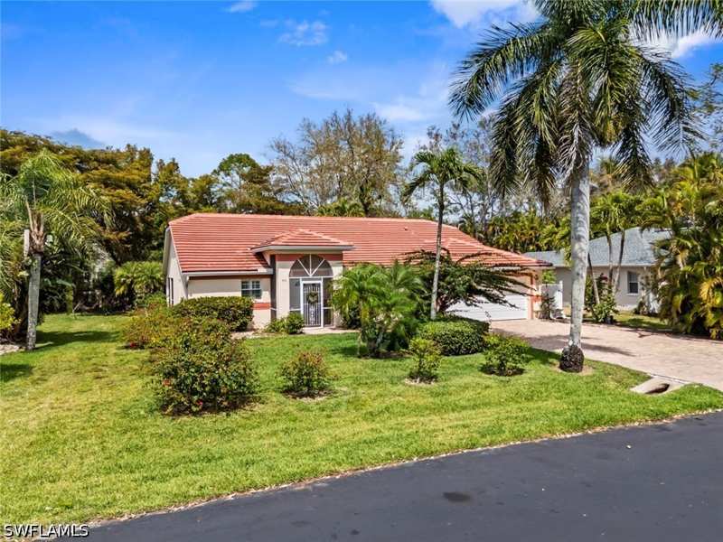 3 bedroom SingleFamilyResidence at 930 Moon Lake Dr, Moon Lake, Naples — photo 1