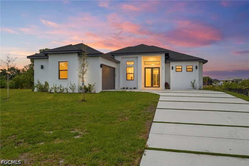 3 bedroom SingleFamilyResidence at 227 NE 15th St, Cape Coral, Cape Coral — photo 1