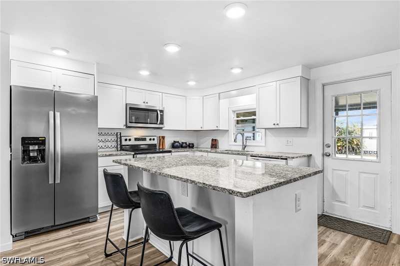 2 bedroom ManufacturedHome at 67 Sturbridge Ln, Coachlight Manor Mobile Home, Fort Myers — photo 1