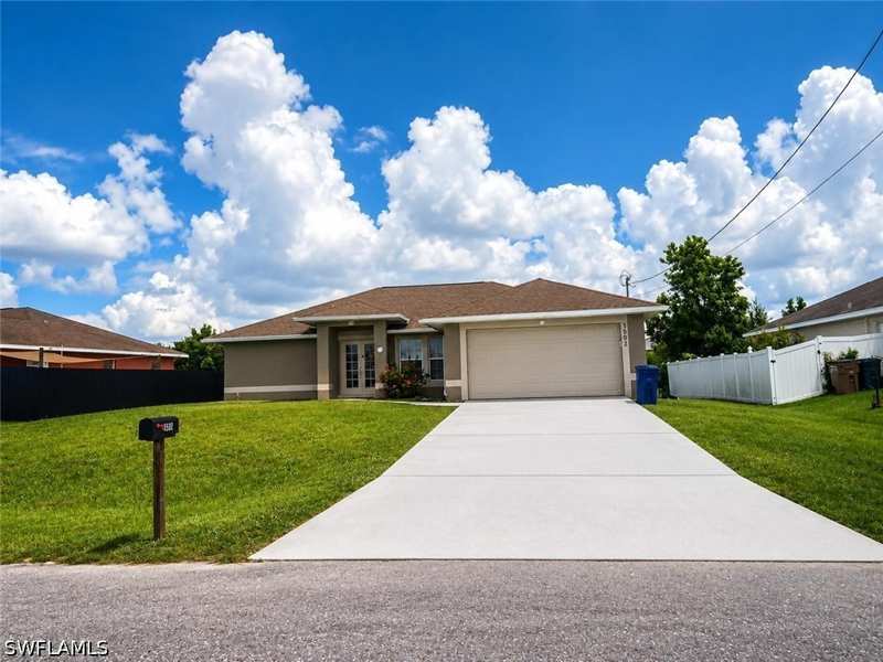 3 bedroom SingleFamilyResidence at 3002 28th St SW, Lehigh Acres, Lehigh Acres — photo 1