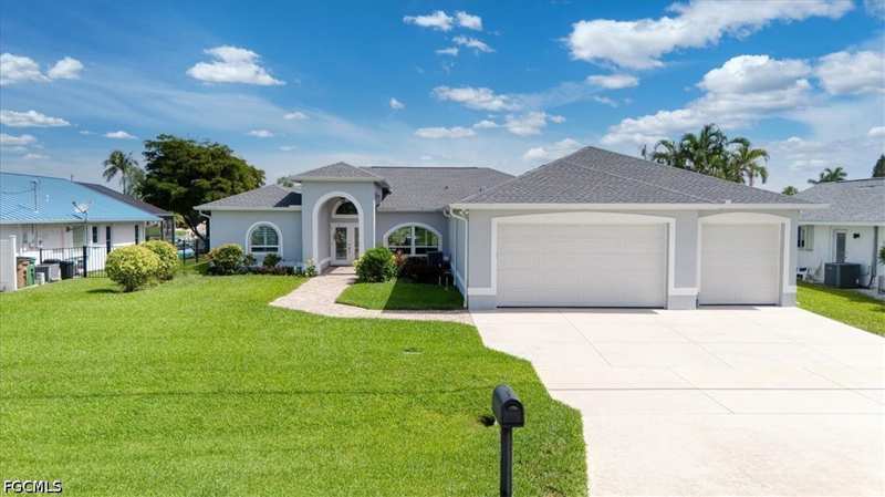 3 bedroom SingleFamilyResidence at 1157 SE 32nd Ter, Cape Coral, Cape Coral — photo 1