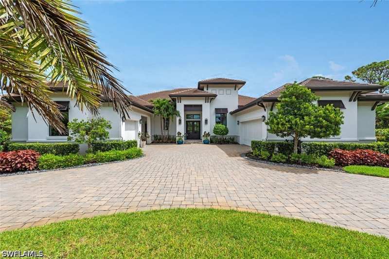 4 bedroom SingleFamilyResidence at 179 Mahogany Dr, Pine Ridge, Naples — photo 1