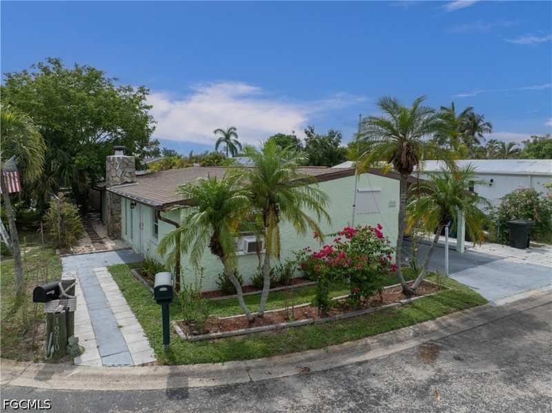 3 bedroom ManufacturedHome at 16200 Cathy Ct, Coastal Estates, Fort Myers — photo 1