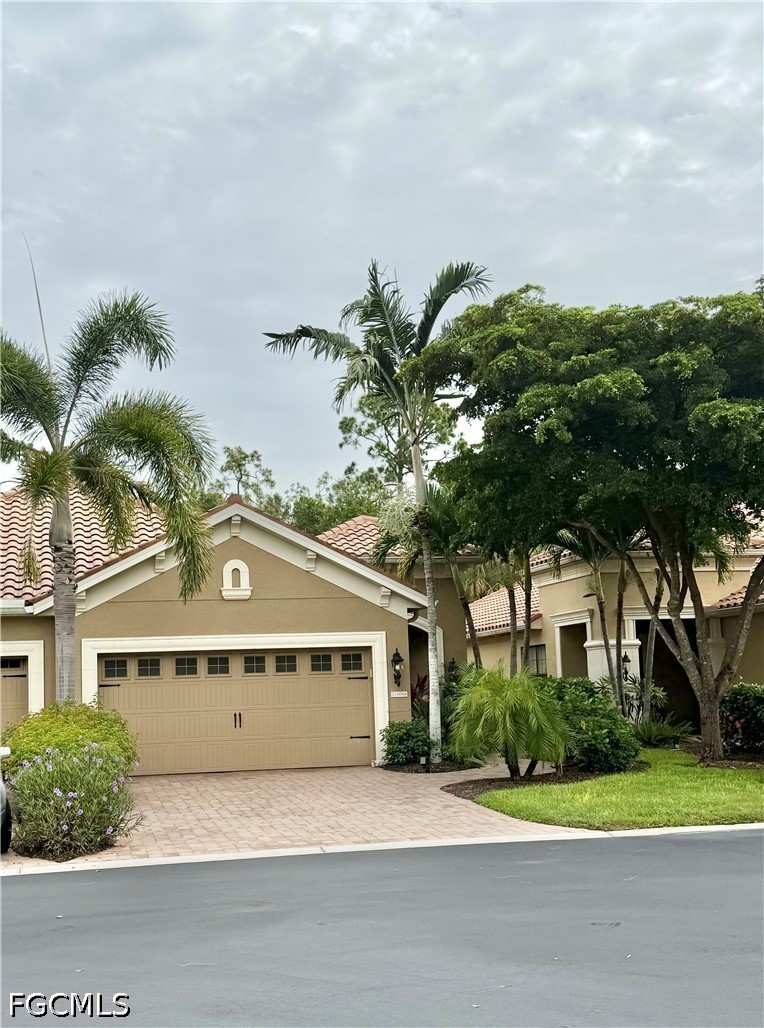 2 bedroom Attached at 10088 Montevina Dr, Villa Palmeras, Estero — photo 1